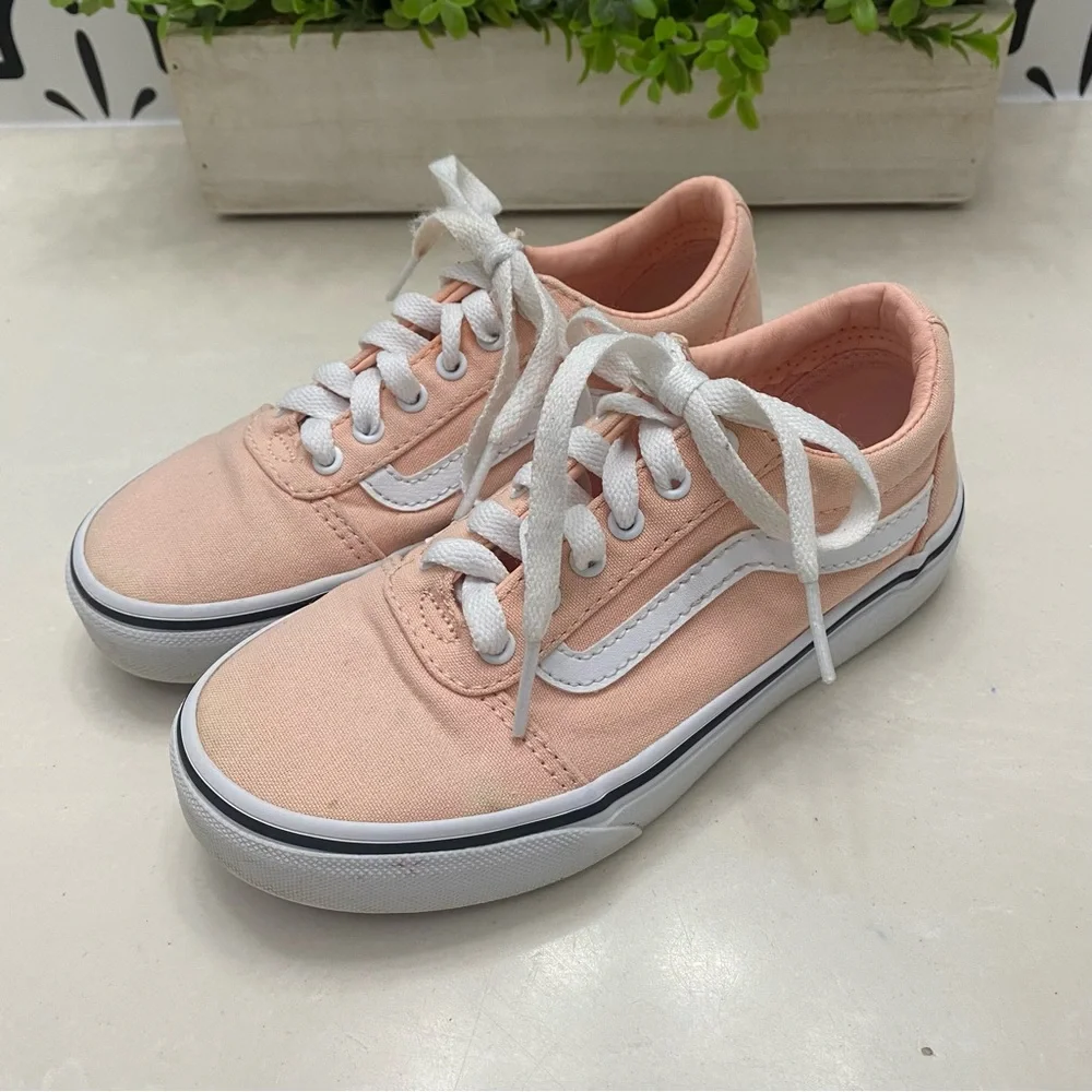 Vans Ward Low Top Sneakers Youth‎ Missy Size 13 Peach Apricot Pink